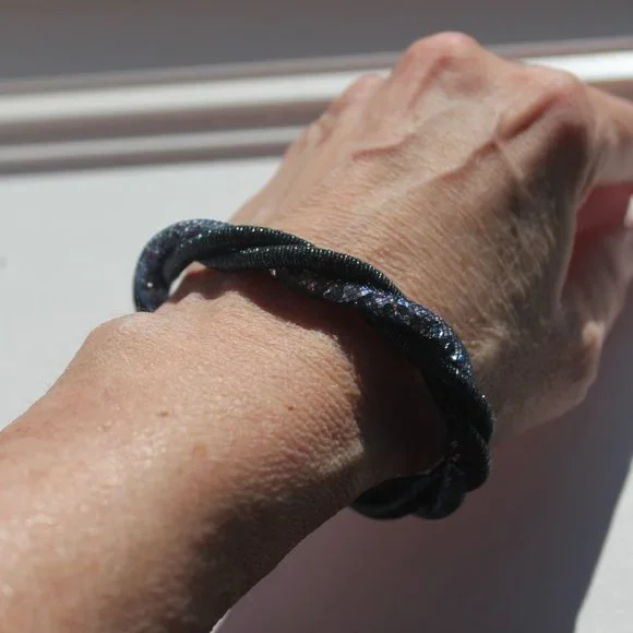 Blue Mesh Rope Bracelet - Picture 2 of 2